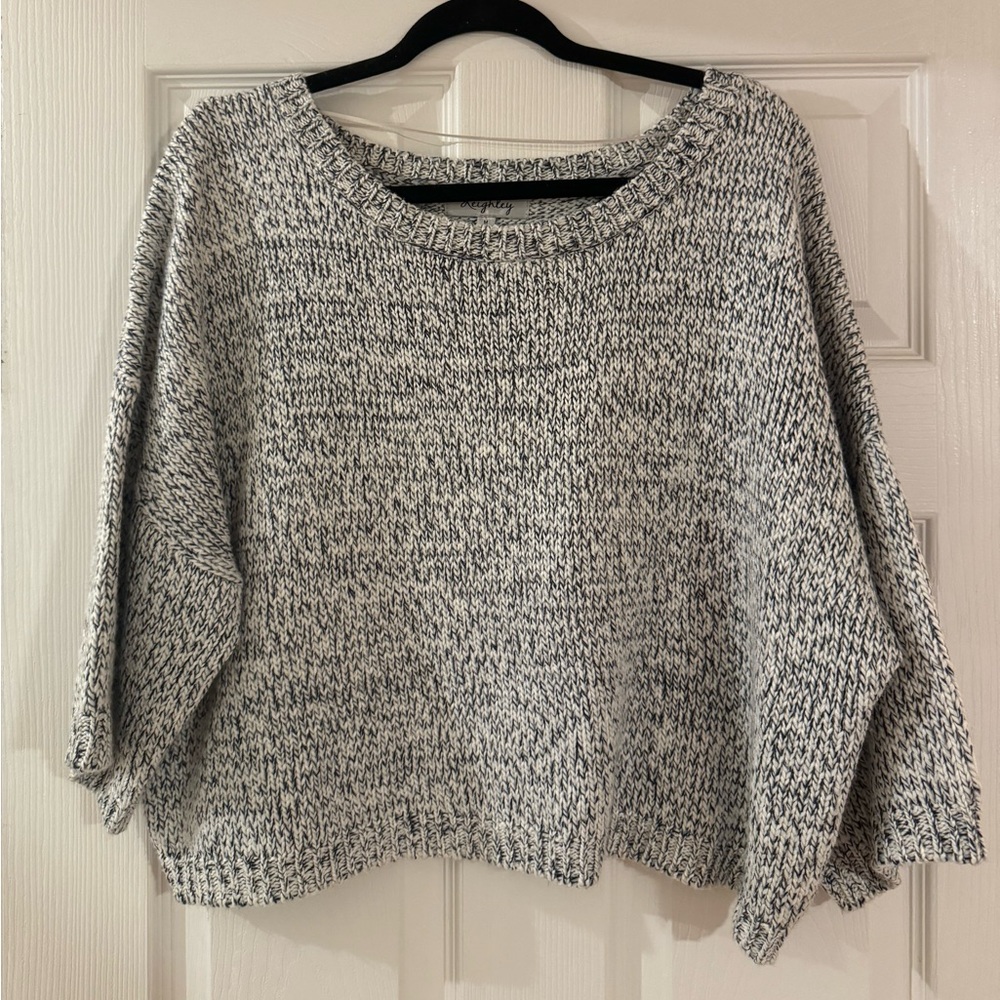 Quarter sleeve sweater